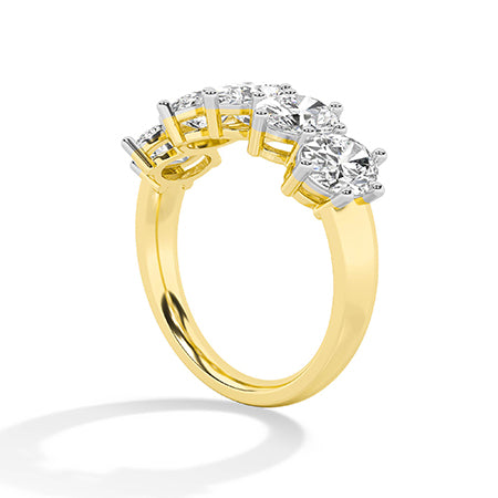 Oval LG Diamond Ring in White Gold - BH Diamond Center Antwerp