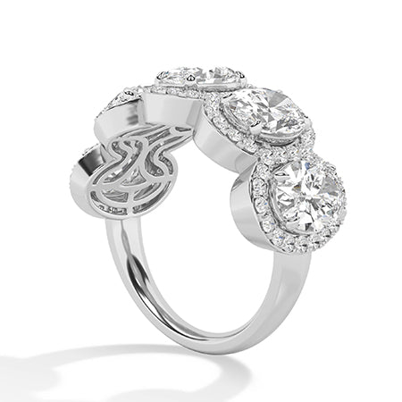Oval LG Diamond Ring in White Gold - BH Diamond Center Antwerp