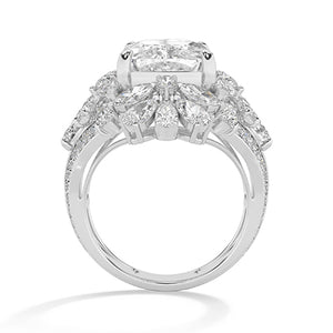 Cushion LG Diamond Ring in Yellow Gold - BH Diamond Center Antwerp