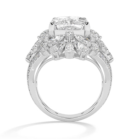 Cushion LG Diamond Ring in Yellow Gold - BH Diamond Center Antwerp