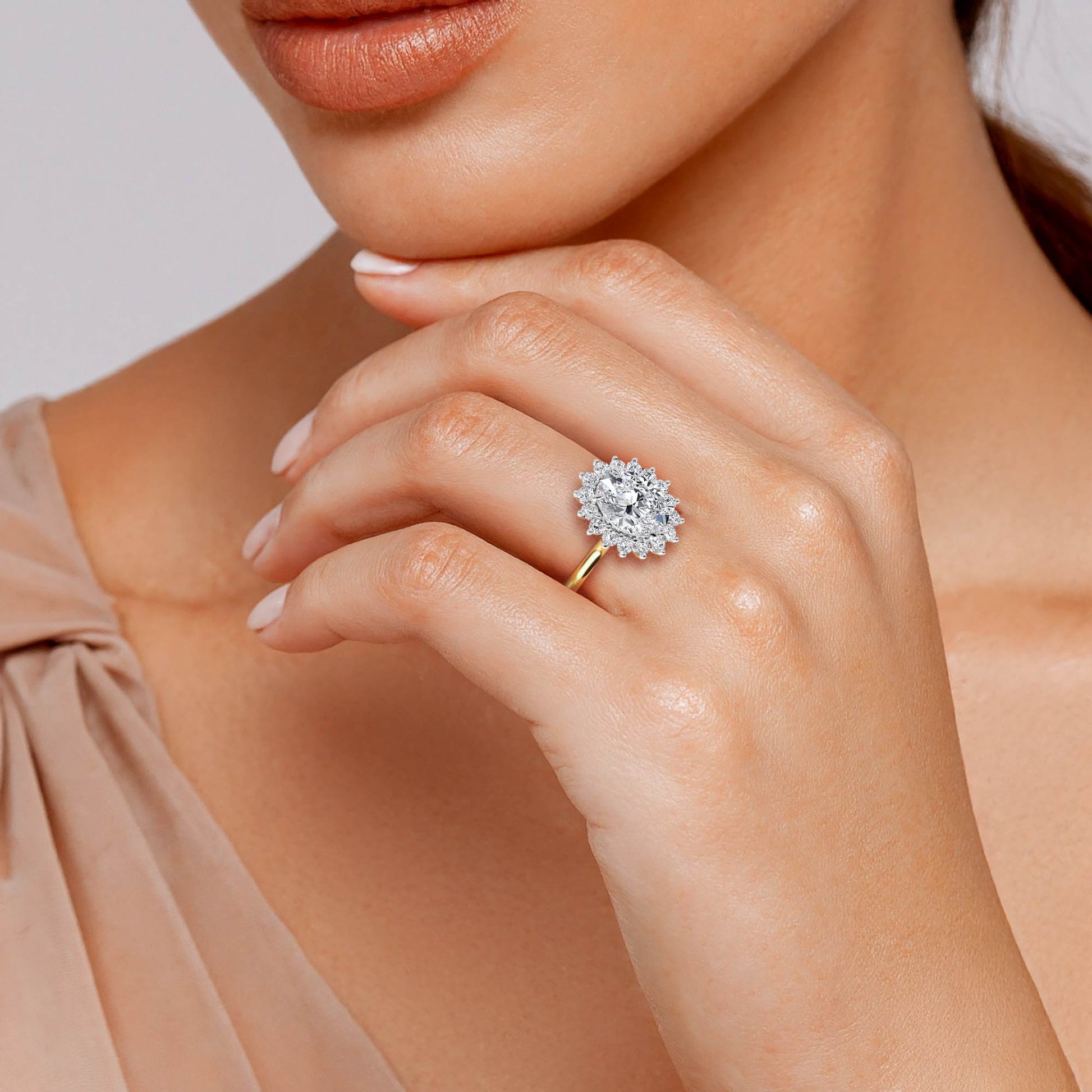 Round LG Diamond Ring in Rose Gold - BH Diamond Center Antwerp