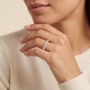 Oval LG Diamond Ring