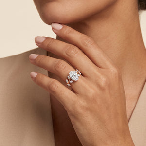 Oval LG Diamond Ring