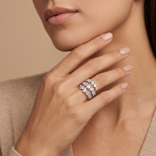 Emerald LG Diamond Ring