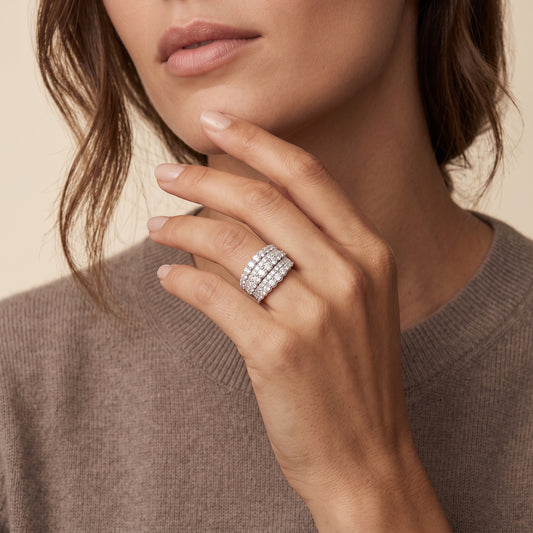 Round LG Diamond Ring