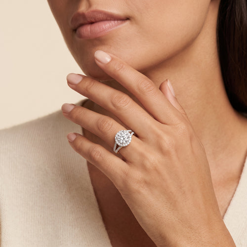 Round LG Diamond Ring