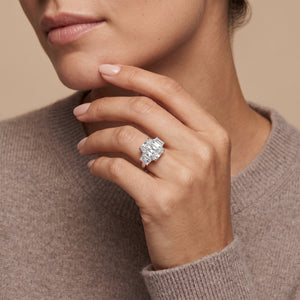 Emerald LG Diamond Ring