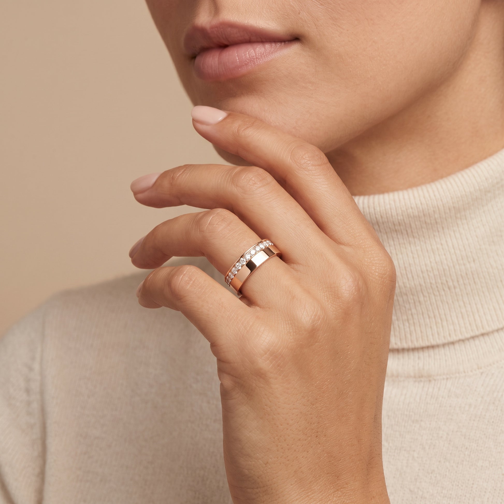 Round LG Diamond Ring