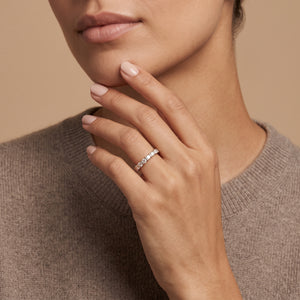 Oval LG Diamond Ring